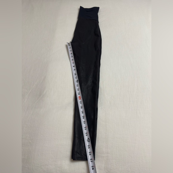 Spanx Faux Leather Mama Leather Leggings Size M Classic Casual - Picture 12 of 14